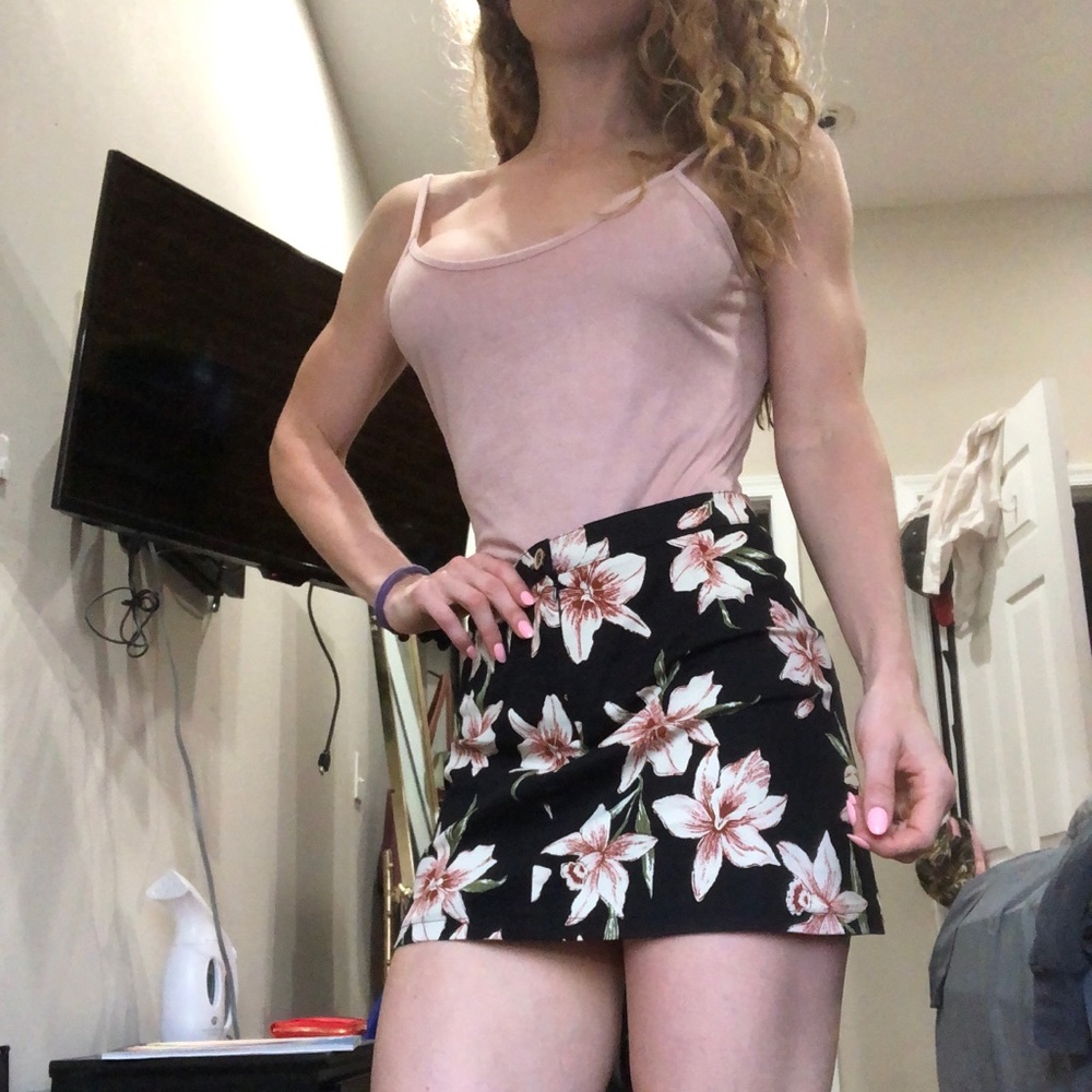 Low back Mauve bodysuit and floral skirt